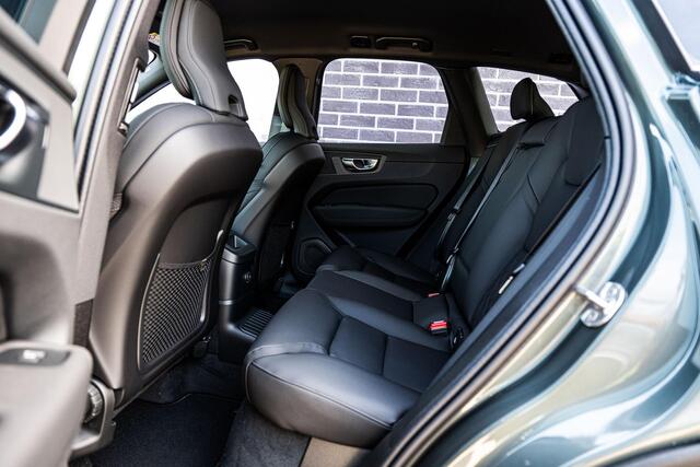 Volvo XC60 2.0 T6 Plug-in hybrid AWD Essential | Gratis Trekhaak | Adaptieve Cruise Control | Park assist | Getint Glas | Leder | Driver assist | Stoel- / stuurwielverwarming | All Season banden |