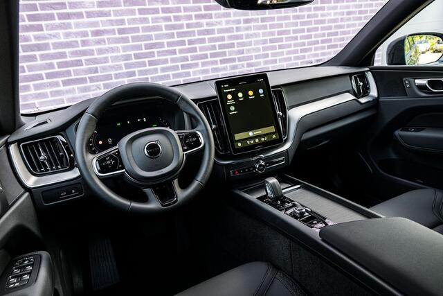 Volvo XC60 2.0 T6 Plug-in hybrid AWD Essential | Gratis Trekhaak | Adaptieve Cruise Control | Park assist | Getint Glas | Leder | Driver assist | Stoel- / stuurwielverwarming | All Season banden |