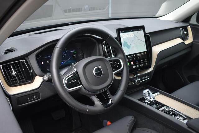 Volvo XC60 2.0 T6 Plug-in hybrid AWD Ultra Dark Allseason banden | Trekhaak | Headup display | Panoramadak\schuifdak | Stoel en stuurwarming | Elektrisch verstelbare stoelen met geheugen |