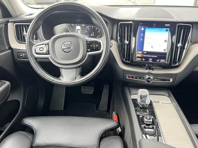 Volvo XC60 2.0 B5 Inscription Navigatie Trekhaak panoramadak 360 Camera Head-Up Display Elektrische Stoelen Leder Blis Pilot Assist Harman Kardon Audio Apple Carplay Android Auto Parkeerverwarming NL Auto