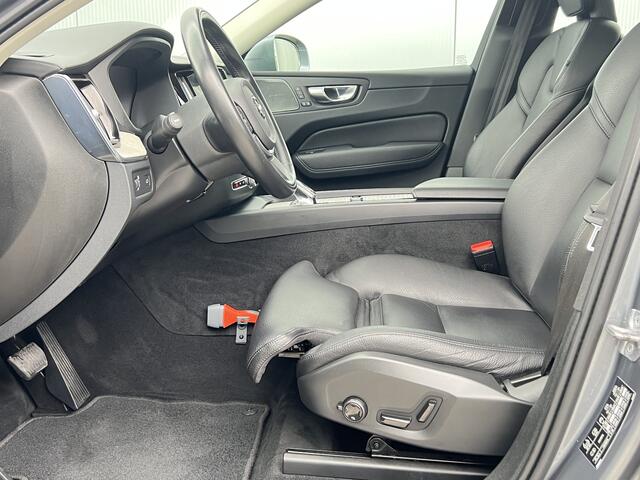 Volvo XC60 2.0 B5 Inscription Navigatie Trekhaak panoramadak 360 Camera Head-Up Display Elektrische Stoelen Leder Blis Pilot Assist Harman Kardon Audio Apple Carplay Android Auto Parkeerverwarming NL Auto