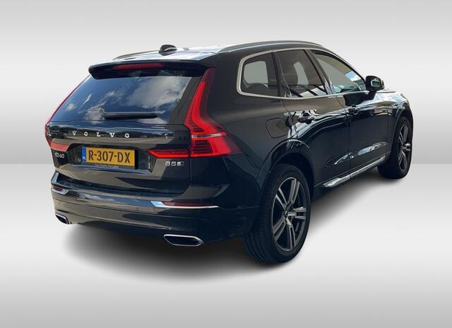 Volvo XC60 2.0 B5 AWD Inscription / Trekhaak / Panoramadak / 360Camera / Head-up / Luchtvering / Harman Kardon / 20'' / Sportstoelen / CarPlay / Stoelventilatie+Verwarming / Stuurverwarming / Dodehoek / DAB / ACC