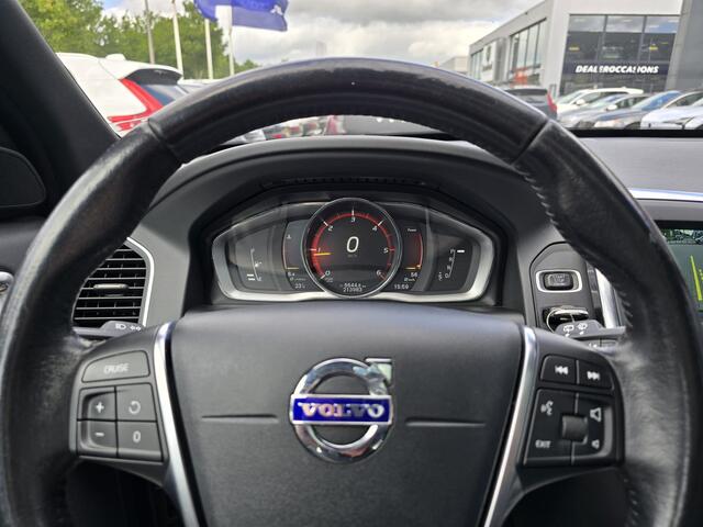 Volvo XC60 2.0 D4 FWD Polar+ | Elektrisch verstelbare voorstoelen met memory | Panoramadak | Lederen stoelen