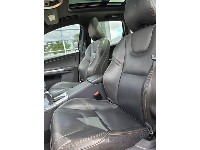 Volvo XC60 2.0 D4 FWD Polar+ | Elektrisch verstelbare voorstoelen met memory | Panoramadak | Lederen stoelen