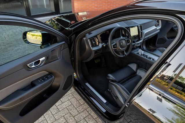 Volvo XC60 2.0 T6 AWD Black Edition Pano 360° Trekhaak H/K