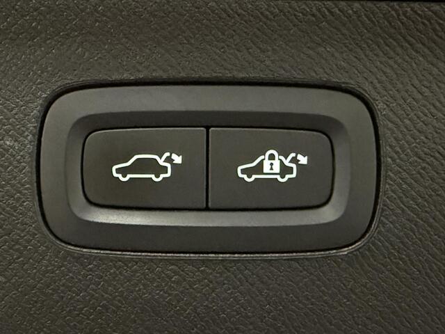 Volvo XC90 2.0 T8 Recharge AWD R-Design Open dak | Keyless | Harman/Kardon | BLIS | Adapt. Cruise control | Leder/Alcantara