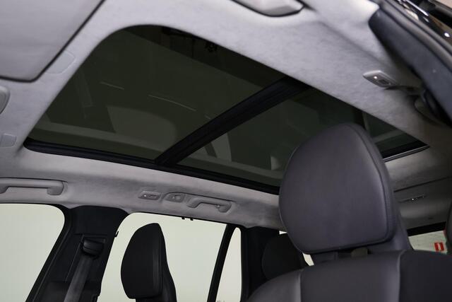 Volvo XC90 T8 Recharge AWD Ultra Bright - LONG RANGE - Panorama/schuifdak - IntelliSafe Assist & Surround - Harman/Kardon audio - Adaptieve LED koplampen - Parkeercamera achter - Verwarmde voorstoelen, stuur & achterbank - Parkeersensoren voor & achter - Elektr. bed