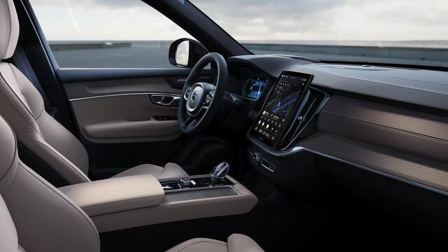 Volvo XC90 2.0 T8 Plug-in hybrid AWD Ultra Dark | Luchtvering | Getint Glas | Panorama Schuif/Kanteldak | Head-Up Display | Harman Kardon Premium Audio |