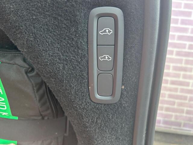 Volvo XC90 2.0 T8 Recharge AWD R-Design | Luchtvering | Stoel- / Stuurverwarming | Harman Kardon Audio | Camera | 22" | Keyless Entry | Power Seats | Getint Glas | Volvo On Call |
