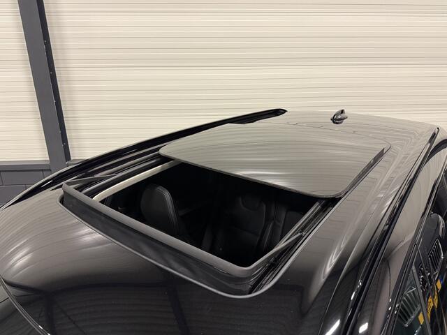 Volvo XC90 T8 Recharge AWD Ultimate Dark PANO/LUCHTVERING/HEAD-UP/H&K/MASSAGE+VENTILATIE/360CAMERA/ACC/PILOT-ASSIST/CRYSTAL-POOK/20"/BLACK-OPTIC/RECENT OH BEURT GEHAD BIJ VOLVO