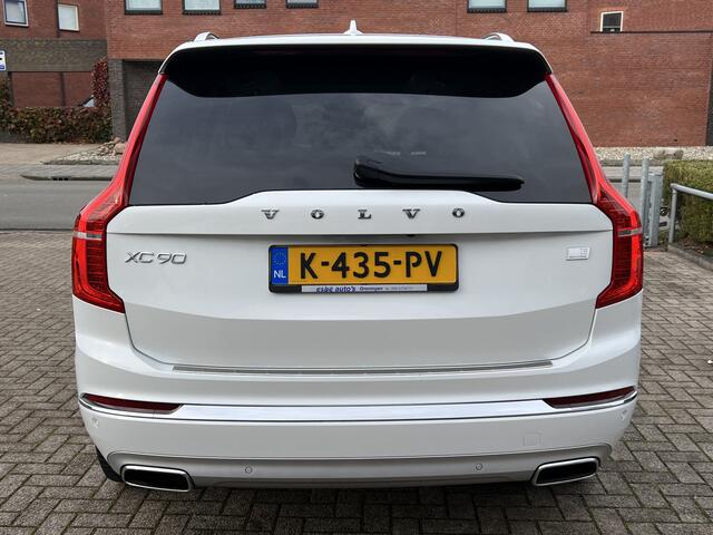 Volvo XC90 2.0 T8 392 pk Recharge AWD Inscription 7-P Panoramadak Trekhaak Luchtvering 360 Camera Harman Kardon Pilot Assist Stuur + Stoelverwarming + Koeling Nappa Leer Head Up 20 Inch + All Season Plug in Hybride NL Auto Vol Opties