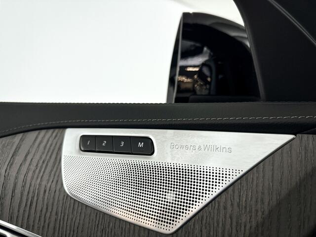 Volvo XC90 T8 Plug-in hybrid AWD Ultra Dark | Panoramdak | 360° camera | Bowers & Wilkins | Luchtvering | Stoelventilatie | Stoel- en Stuurverwarming | Trekhaak