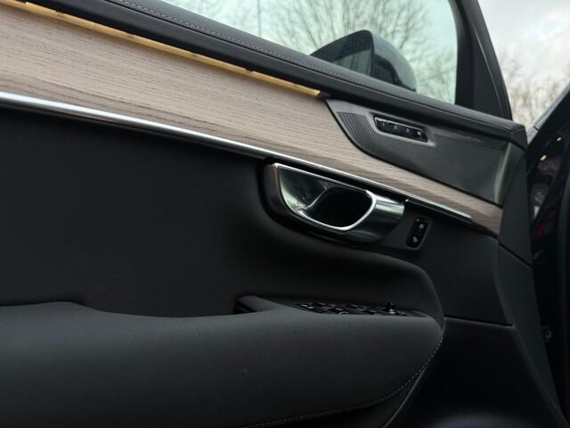 Volvo XC90 T8 Hybride Plus Dark 21 inch 7 Zits All Black 455pk 360 camera