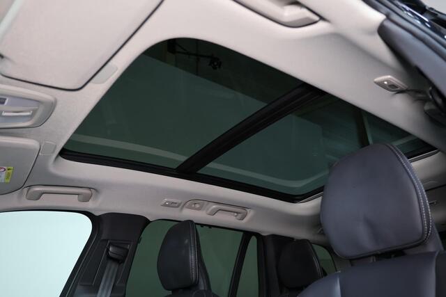 Volvo XC90 T8 Recharge AWD Ultra Dark - Luchtvering - Panorama/schuifdak - IntelliSafe Assist & Surround - 360º Camera - Bowers & Wilkins audio - Adaptieve LED koplampen - Verwarmde voorstoelen, stuur & achterbank - Parkeersensoren voor & achter - Elektr. bedienb. v
