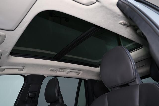 Volvo XC90 T8 Recharge AWD Ultra Dark - Luchtvering - Panorama/schuifdak - IntelliSafe Assist & Surround - 360º Camera - Bowers & Wilkins audio - Adaptieve LED koplampen - Verwarmde voorstoelen, stuur & achterbank - Parkeersensoren voor & achter - Elektr. bedienb. v