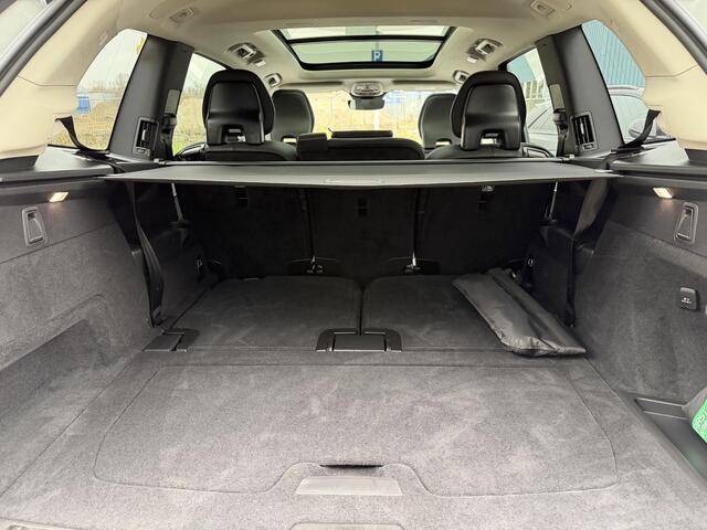 Volvo XC90 2.0 T8 Plug-in hybrid AWD Plus Dark Luchtvering l Trekhaak l Binnenkort beschikbaar