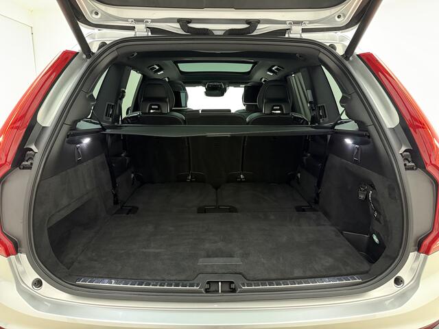 Volvo XC90 T8 390pk AWD R-Design / 22'' / Head-Up / Elektr. Stoelen / Nubuck / 360 Camera / Panoramadak / Adapt. Cruise / BLIS / Alarm 3 / Full-LED / Keyless / Getint glas /
