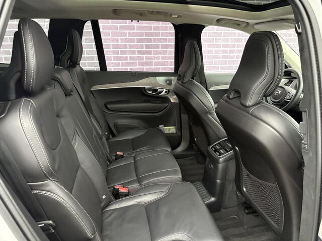 Volvo XC90 2.0 T8 Plug-in hybrid AWD Ultra Dark | Trekhaak | Massage | Geventileerde/verwarmde stoelen | Bowers & Wilkens | Luchtvering | HUD | Alcantara hemelbekleding | Memory | 360° camera |