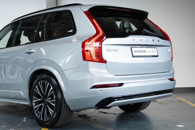 Volvo XC90 T8 AWD Ultra Dark | Verwarmde | Geventileerde en Masserende Voorstoelen | Luchtvering | Panoramadak met Schuif-/Kantelfunctie | 4- Zone Climate Control | Semi-Elektrische Trekhaak | 360º Camera | Gelamineerd en Getint Glas Achter| Bowers & Wilkins |