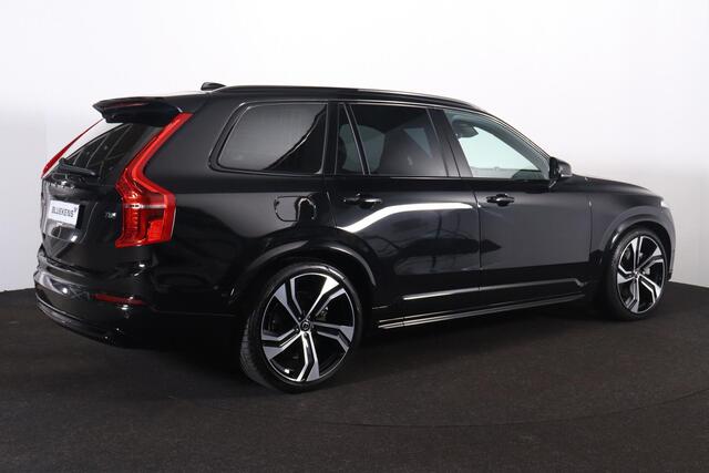 Volvo XC90 T8 Recharge AWD Ultra Dark - Luchtvering - Panorama/schuifdak - IntelliSafe Assist & Surround - 360º Camera - Bowers & Wilkins audio - Adaptieve LED koplampen - Verwarmde voorstoelen, stuur & achterbank - Parkeersensoren voor & achter - Elektr. bedienb. v