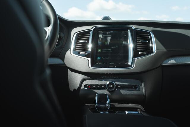 Volvo XC90 Recharge Longe Range T8 AWD Ultimate Dark | Luchtvering | Stoel-/Stuurverwarming | Trekhaak | 360 Camera | Bowers & Wilkins Audio | Schuif-/Kanteldak | Getint Glas | Keyless | 22" LM