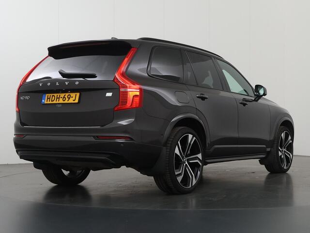 Volvo XC90 2.0 T8 Recharge AWD Ultimate Dark | 360 Camera | Licht-Pakket | Bowers & Wilkins Sound | Trekhaak | Sportstoelen | DAB | Seat-Comfort-Pakket | Apple CarPlay/Android Auto | Panoramadak | 12,3" Display | HUD | Adaptieve Cruise Control | Luchtvering |