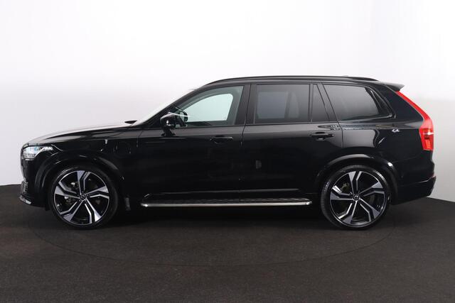 Volvo XC90 T8 Recharge AWD Ultra Dark - Luchtvering - Panorama/schuifdak - IntelliSafe Assist & Surround - 360º Camera - Adaptieve LED koplampen - Verwarmde voorstoelen, stuur & achterbank - Parkeersensoren voor & achter - Elektr. bedienb. voorstoelen met geheugen -