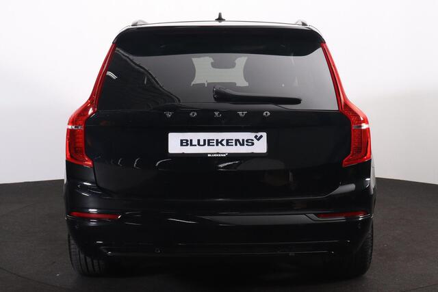 Volvo XC90 T8 Recharge AWD Ultra Dark - Luchtvering - Panorama/schuifdak - IntelliSafe Assist & Surround - 360º Camera - Adaptieve LED koplampen - Verwarmde voorstoelen, stuur & achterbank - Parkeersensoren voor & achter - Elektr. bedienb. voorstoelen met geheugen -