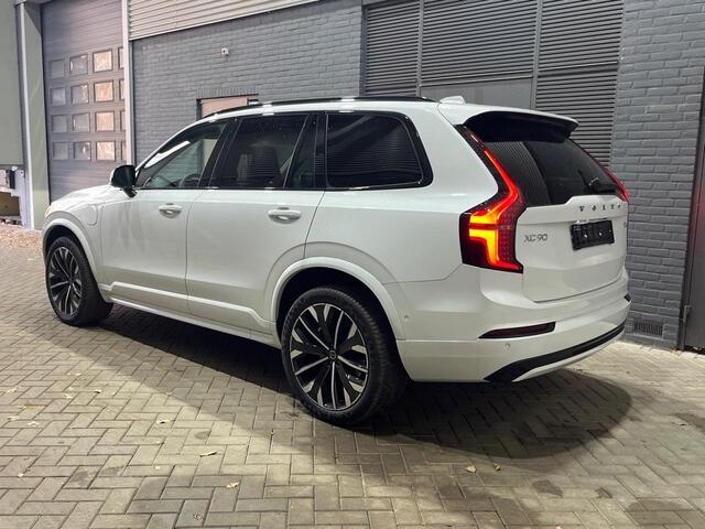 Volvo XC90 T8 Plug-in hybrid Plus Dark | FACELIFT | Panoramadak | Head-Up | 360 Camera | Stoel+Stuurverwarming | 21 Inch