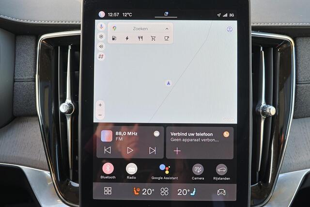 Volvo XC90 T8 Recharge AWD Ultra Dark - Luchtvering - Panorama/schuifdak - IntelliSafe Assist & Surround - 360º Camera - Bowers & Wilkins audio - Verwarmde voorstoelen, stuur & achterbank - Parkeersensoren voor & achter - Elektr. bedienb. voorstoelen met geheugen - 