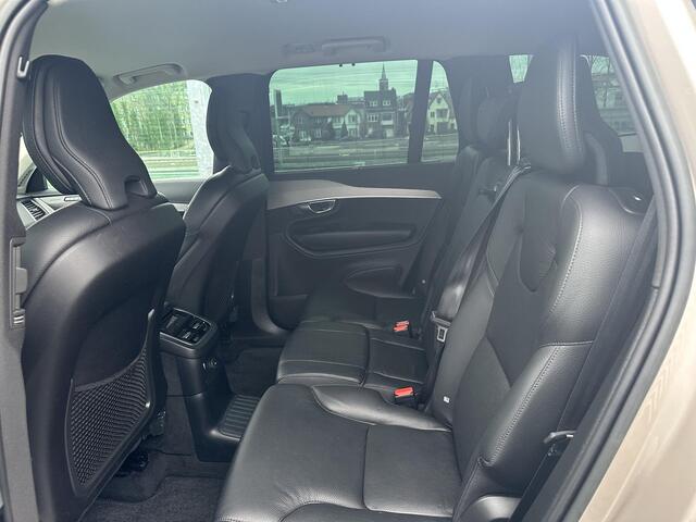 Volvo XC90 2.0 T8 Recharge AWD Ultimate Bright / Luchtvering / Trekhaak / Long Range / Elek. verstelbare stoelen / Voor+achter+stuur verwarmd / Harman Kardon / Keyless / BLIS / Pilot assist + ACC /