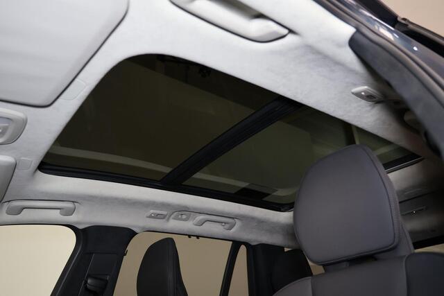 Volvo XC90 T8 Recharge AWD Ultra Dark - Luchtvering - Panorama/schuifdak - IntelliSafe Assist & Surround - 360º Camera - Bowers & Wilkins audio - Adaptieve LED koplampen - Verwarmde voorstoelen, stuur & achterbank - Parkeersensoren voor & achter - Elektr. bedienb. v