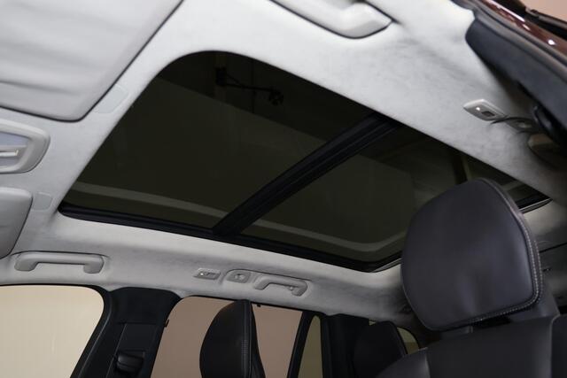 Volvo XC90 T8 Recharge AWD Ultra Dark - Luchtvering - Panorama/schuifdak - IntelliSafe Assist & Surround - 360º Camera - Bowers & Wilkins audio - Adaptieve LED koplampen - Verwarmde voorstoelen, stuur & achterbank - Parkeersensoren voor & achter - Elektr. bedienb. v