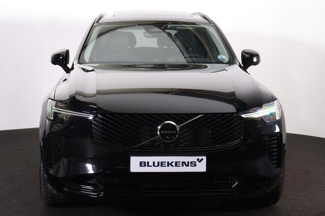 Volvo XC90 T8 Recharge AWD Ultra Dark - Luchtvering - Panorama/schuifdak - IntelliSafe Assist & Surround - 360º Camera - Bowers & Wilkins audio - Adaptieve LED koplampen - Verwarmde voorstoelen, stuur & achterbank - Parkeersensoren voor & achter - Elektr. bedienb. v