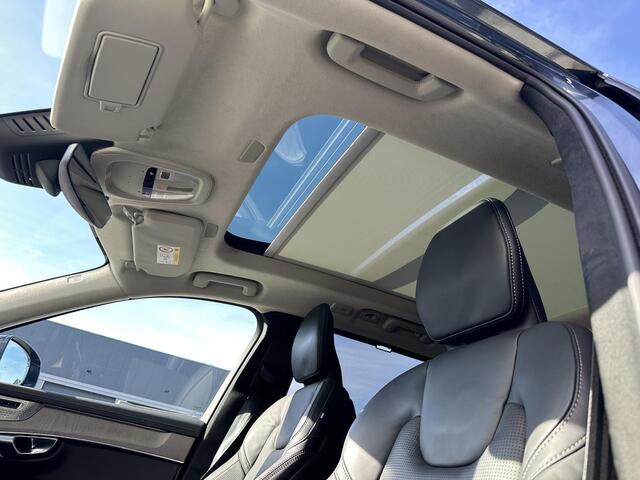 Volvo XC90 2.0 T8 Plug-in hybrid AWD Ultra Bright B&W|massage|pano|360