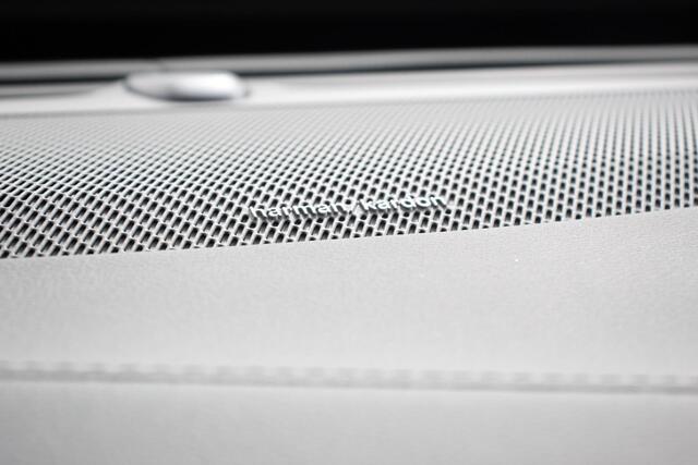 Volvo XC90 2.0 T8 Recharge AWD Ultimate Dark | Leder | Panorama-schuifdak | Navigatie | Harman Kardon | Electrisch bedienbare achterklep | Camera