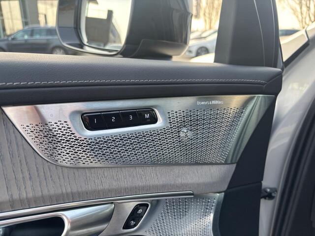 Volvo XC90 T8 Plug-in hybrid AWD Ultra Dark | Luchtvering | Bowers & Wilkins | Nappa leder |