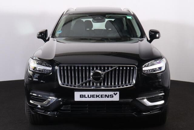 Volvo XC90 T8 Recharge AWD Ultra Bright - Panorama/schuifdak - IntelliSafe Assist & Surround - Harman/Kardon audio - Adaptieve LED koplampen - Parkeercamera achter - Verwarmde voorstoelen, stuur & achterbank - Parkeersensoren voor & achter - Head up display - Elektr