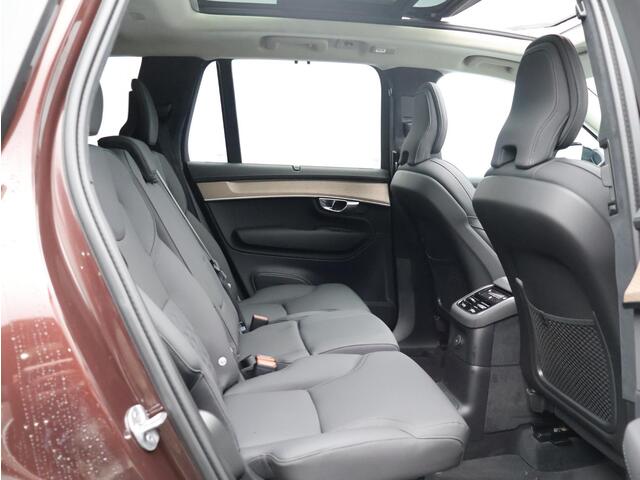 Volvo XC90 T8 455PK Plug-in hybrid AWD Ultra Dark / Facelift / Luchtvering / Head-up Display / 22"/ 360 camera / Pano. dak / Stoel-, stuur- & achterbankverwaming / Elektr. stoelverstelling / BLIS / Matrix Led /