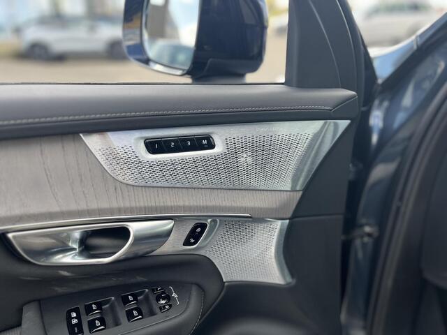 Volvo XC90 T8 Plug-in hybrid AWD Ultra Dark | Luchtvering | Trekhaak | Panoramadak | Massagestoelen |