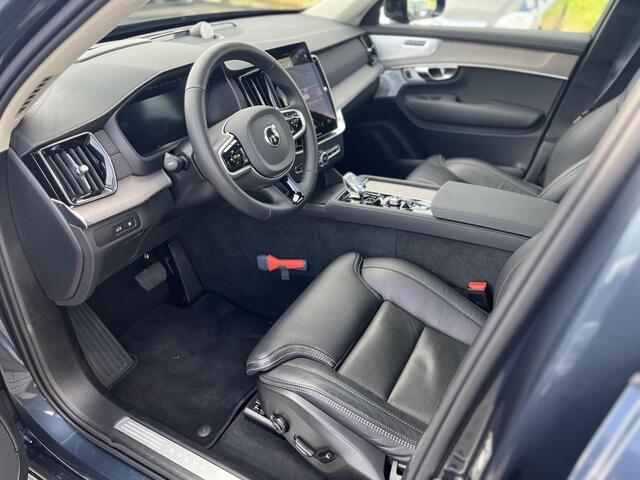 Volvo XC90 T8 Plug-in hybrid AWD Ultra Dark | Luchtvering | Trekhaak | Panoramadak | Massagestoelen |