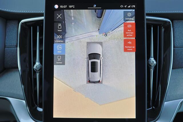 Volvo XC90 T8 Recharge AWD Ultra Bright - Luchtvering - Panorama/schuifdak - IntelliSafe Assist & Surround - 360º Camera - Bowers & Wilkins audio - Adaptieve LED koplampen - Verwarmde voorstoelen, stuur & achterbank - Parkeersensoren voor & achter - Elektr. bedienb.
