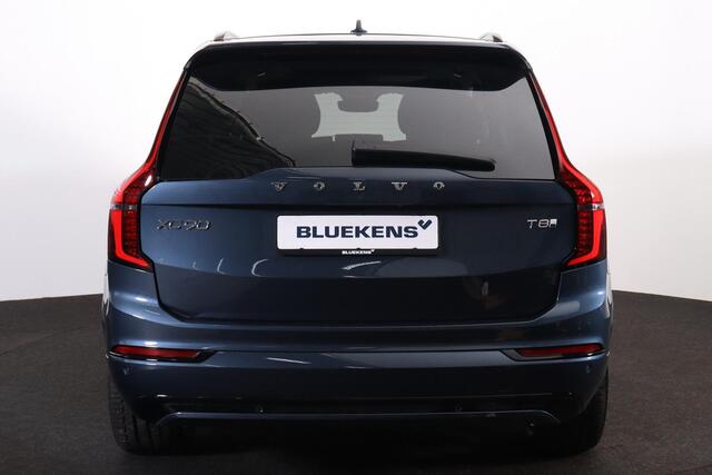 Volvo XC90 T8 Recharge AWD Ultra Dark - Luchtvering - Panorama/schuifdak - IntelliSafe Assist & Surround - 360º Camera - Bowers & Wilkins audio - Adaptieve LED koplampen - Verwarmde voorstoelen, stuur & achterbank - Parkeersensoren voor & achter - Elektr. bedienb. v