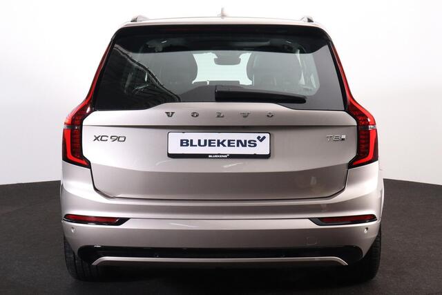 Volvo XC90 T8 Recharge AWD Ultra Dark - Luchtvering - Panorama/schuifdak - IntelliSafe Assist & Surround - 360º Camera - Bowers & Wilkins audio - Adaptieve LED koplampen - Verwarmde voorstoelen, stuur & achterbank - Parkeersensoren voor & achter - Elektr. bedienb. v