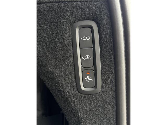 Volvo XC90 2.0 T8 Recharge AWD R-Design | Long Range | Trekhaak | Luchtvering | Bowers & Wilkins | 360° camera | Panorama dak | 22" | Memory | Getint glas | Stoel-stuur verwarming |