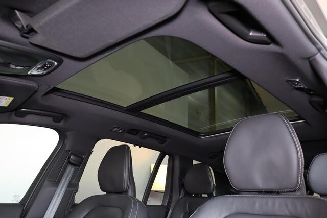 Volvo XC90 T8 Recharge AWD R-Design - Panorama/schuifdak - IntelliSafe Assist & Surround - Harman/Kardon audio - Adaptieve LED koplampen - Elektr. bedienb. voorstoelen met geheugen - Parkeercamera achter - Verwarmde voorstoelen & stuur - Head up display - Climate-Co