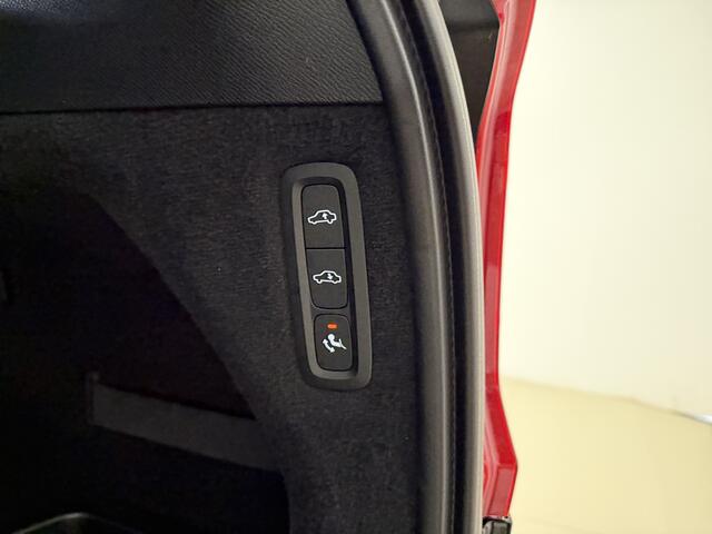 Volvo XC90 T8 390pk AWD Inscription Intro Edition / Luchtvering / Massage / Ventilatie / Elektr. Stoelen / Gelaagd Glas / Head-Up / Lederen Dashboard / Panoramadak / DAB / ACC / BLIS / Alarm Klasse 3 /