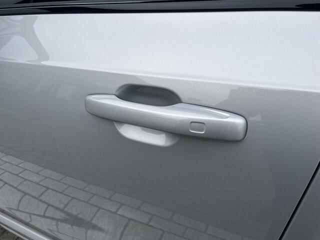 Volvo XC90 T8 Plug-in hybrid AWD Ultra Dark | Luchtvering | Trekhaak | Massagestoelen | Bowers & Wilkins |