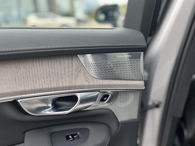 Volvo XC90 T8 Plug-in hybrid AWD Ultra Dark | Luchtvering | Trekhaak | Massagestoelen | Bowers & Wilkins |