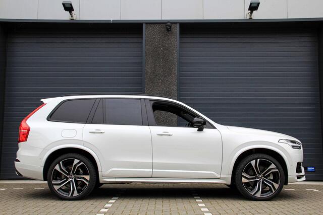 Volvo XC90 2.0 T8 Recharge AWD Ultra Dark | Vol in de opties | Panorama dak | Bowers & Wilkins | Nappa leder | Elektrische trekhaak | 22' velgen | Nieuwstaat.